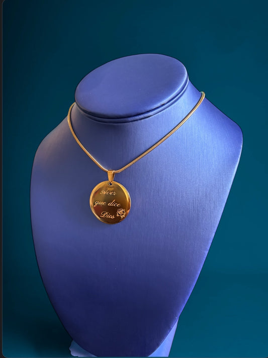 "Aver Que Dice Dios" necklace